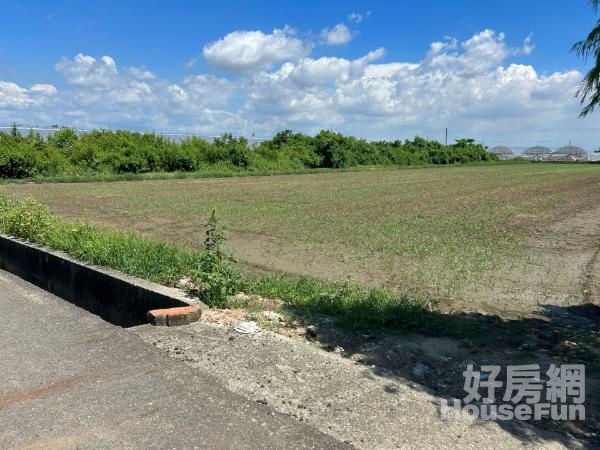 縣府二期重劃區雙面路建地