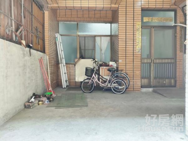 文元國小學區文賢路自有車庫好出入朝東透天宅