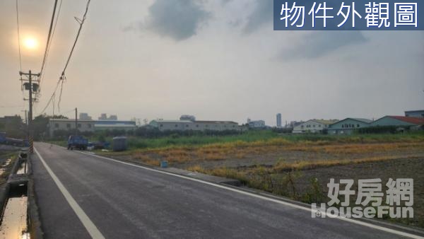 鳥松鄰近華鳳特區都計內方正臨路美農地