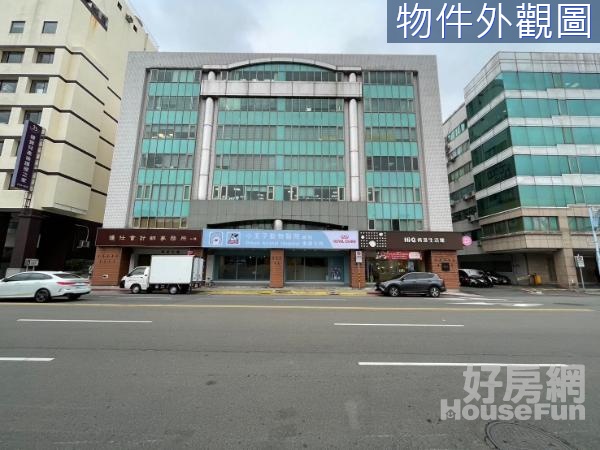 正面京華城改建頂級商辦大面寬店面