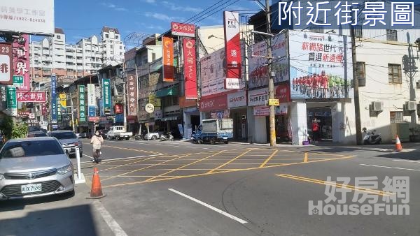 中正路旁靜巷美透天 - 獨立停車空間.有孝親房