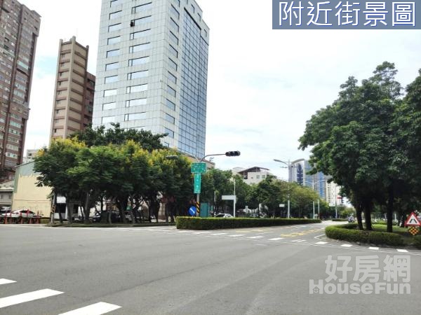 民生一路全新改建車庫透天美住家