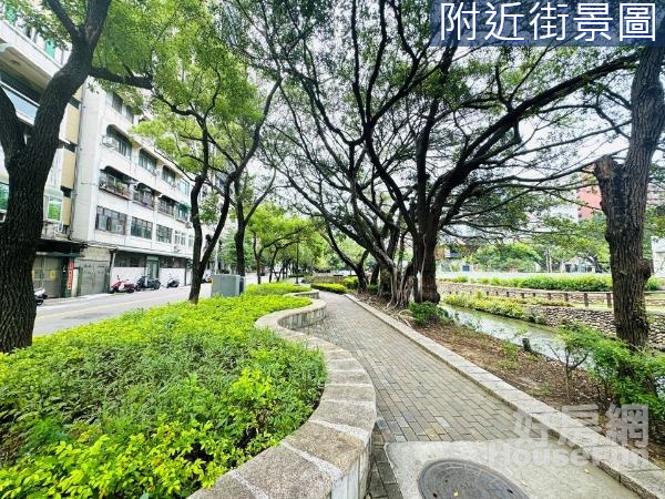 市中心護城河磐龍豪宅旁三改二房邊間美寓