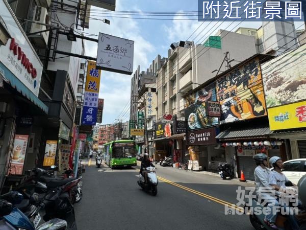 @「親友件」逢甲商圈西屯路熱鬧店面