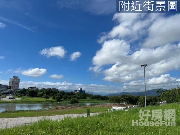 近河濱公園，超低總價好入手四房透天