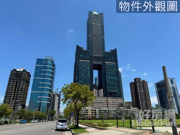 亞灣區85大樓城市街景溫馨美套房