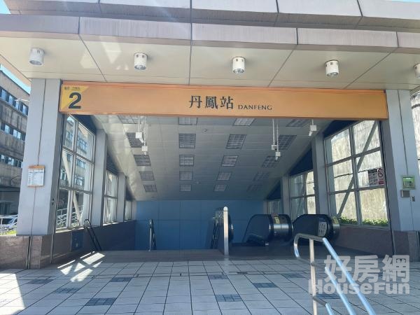 新莊近丹鳳捷運站-臨路1+2樓店住