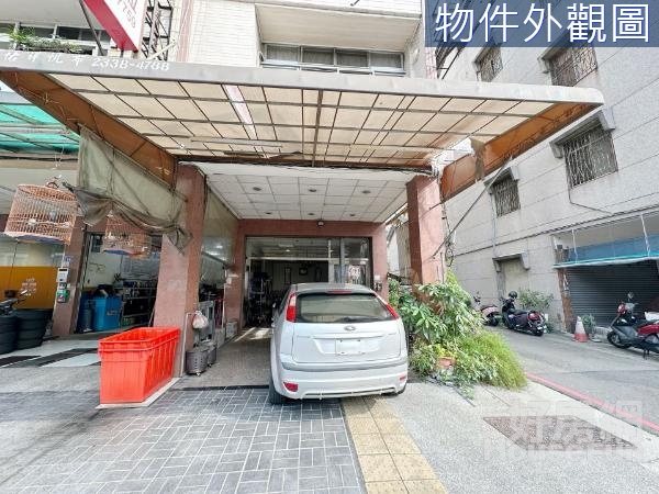 科博臨路邊間黃金透店