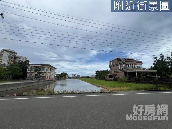 宜蘭礁溪鄉武暖鄰近高速公路旁農地