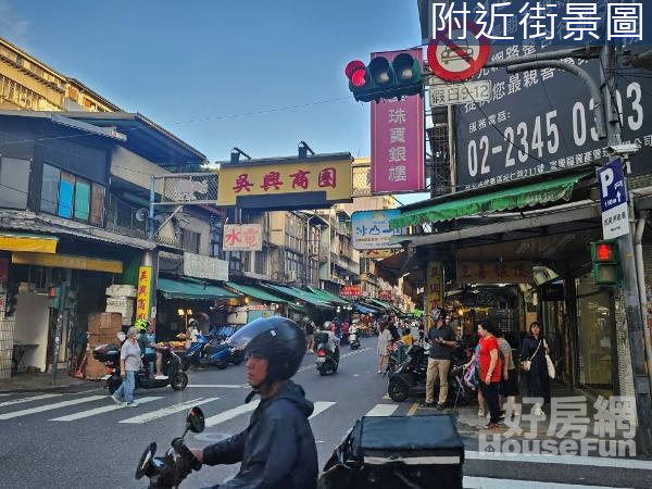 吳興街人潮金店面