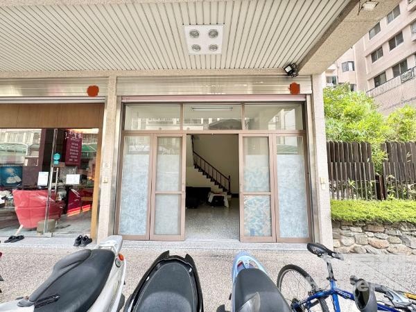 潭子復興商圈  潭子市場旁漂亮美樓店