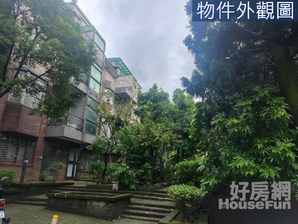 體育園區綠景中庭花園別墅