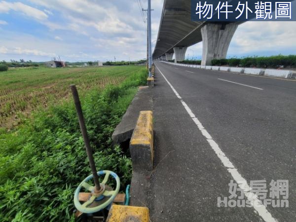 屏東縣南州交流道大路旁方正美農地